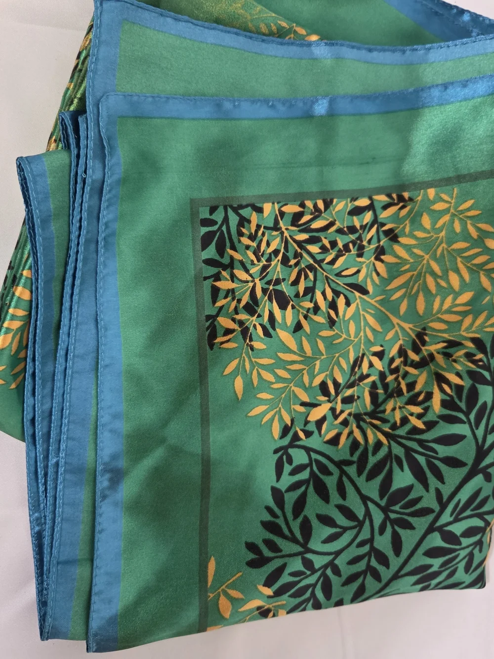 S122.  Vintage Gulsoy Silk Floral Sunflower Scarf